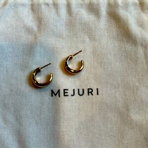 Excellent condition Mejuri Dome hoops Gold Vermeil